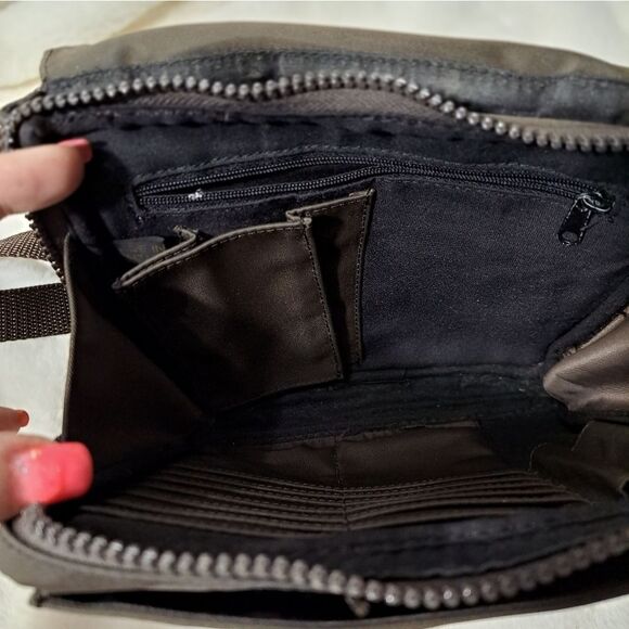 Fossil Messenger Bag Good Condition - Picture 8 of 10